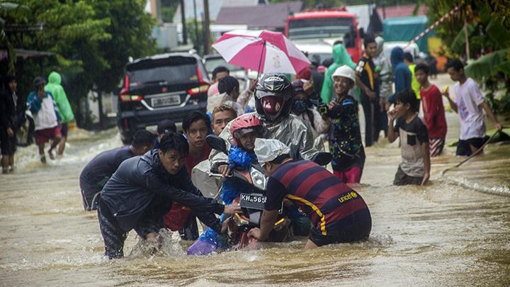 Bantu Korban Bencana Alam dan banjir